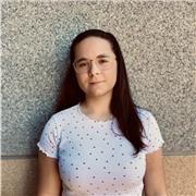 Estoy graduada del Grado de Educación Primaria en la Universidad de Barcelona y doy clases de repaso en todas las materias para niños/as de Primaria y Secundaria
